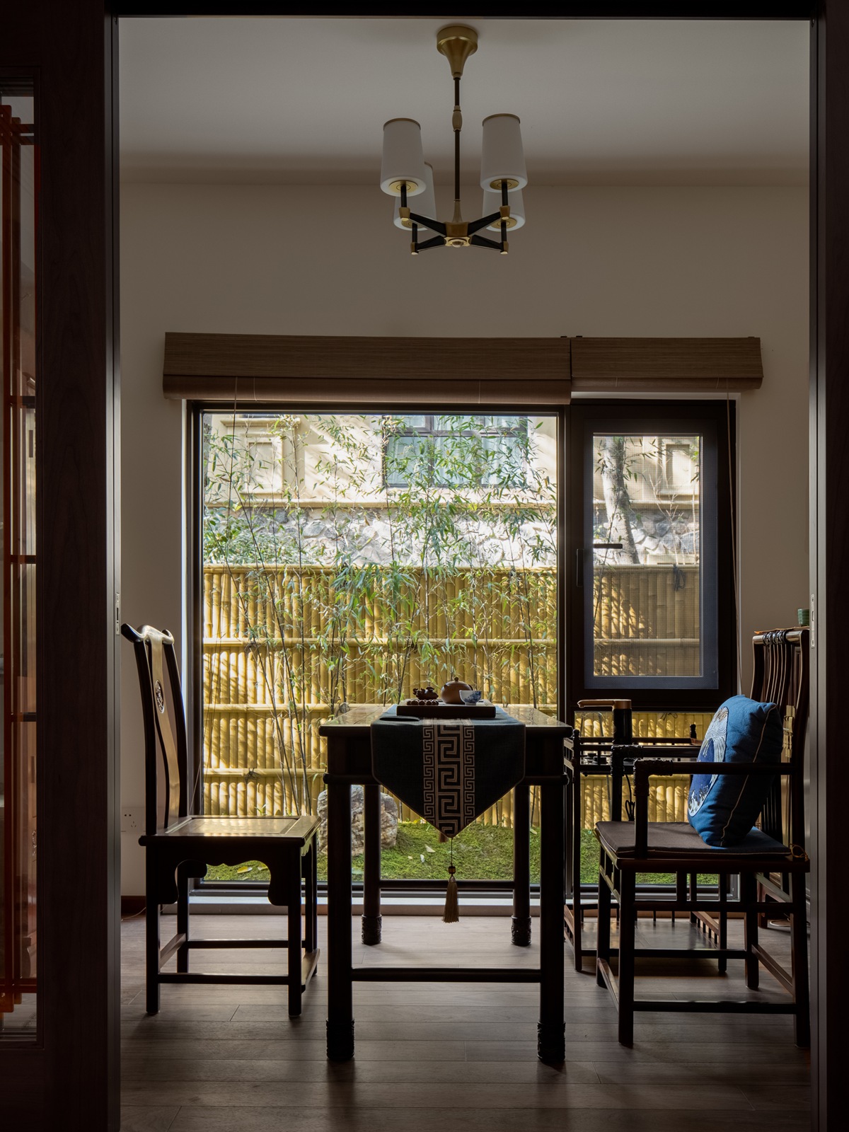 A Zen-inspired space filled with the aroma of tea.jpg